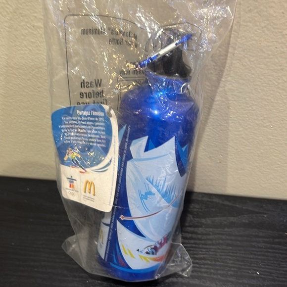 McDonald's 2010 Vibrant Blue Aluminum Bottle - Picture 3 of 3